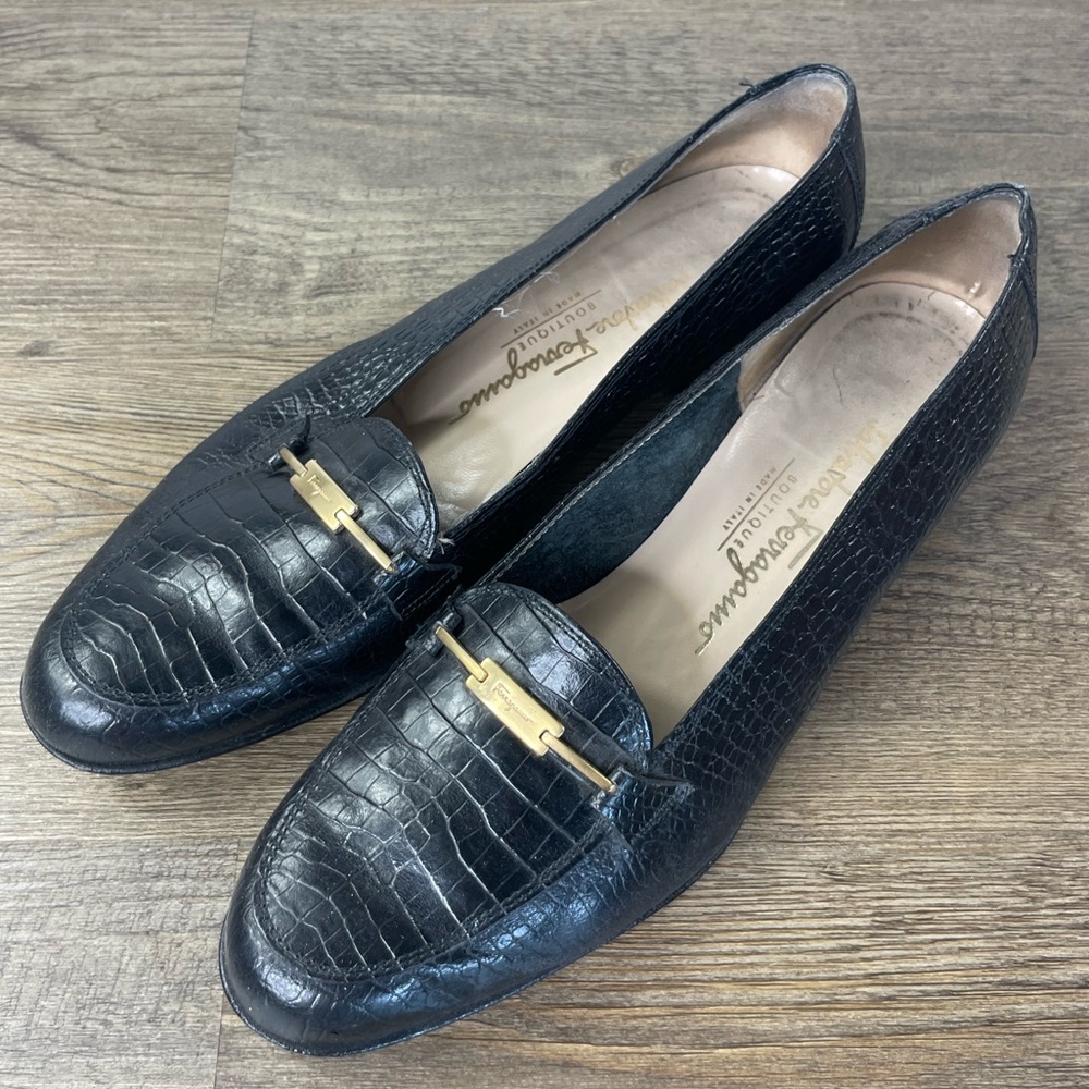 Salvatore Ferragamo Women’s Black Loafers, Made in Italy,  size 8.5